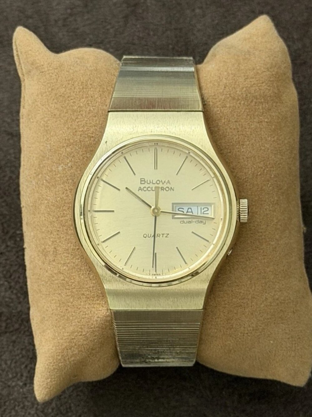 Bulova Accutron Quartz Analog Dress Watch Day/Date Gold Tone